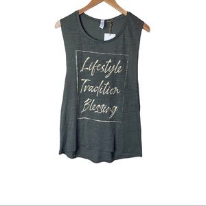 NWT Huck Outdoors Gray Tank—large